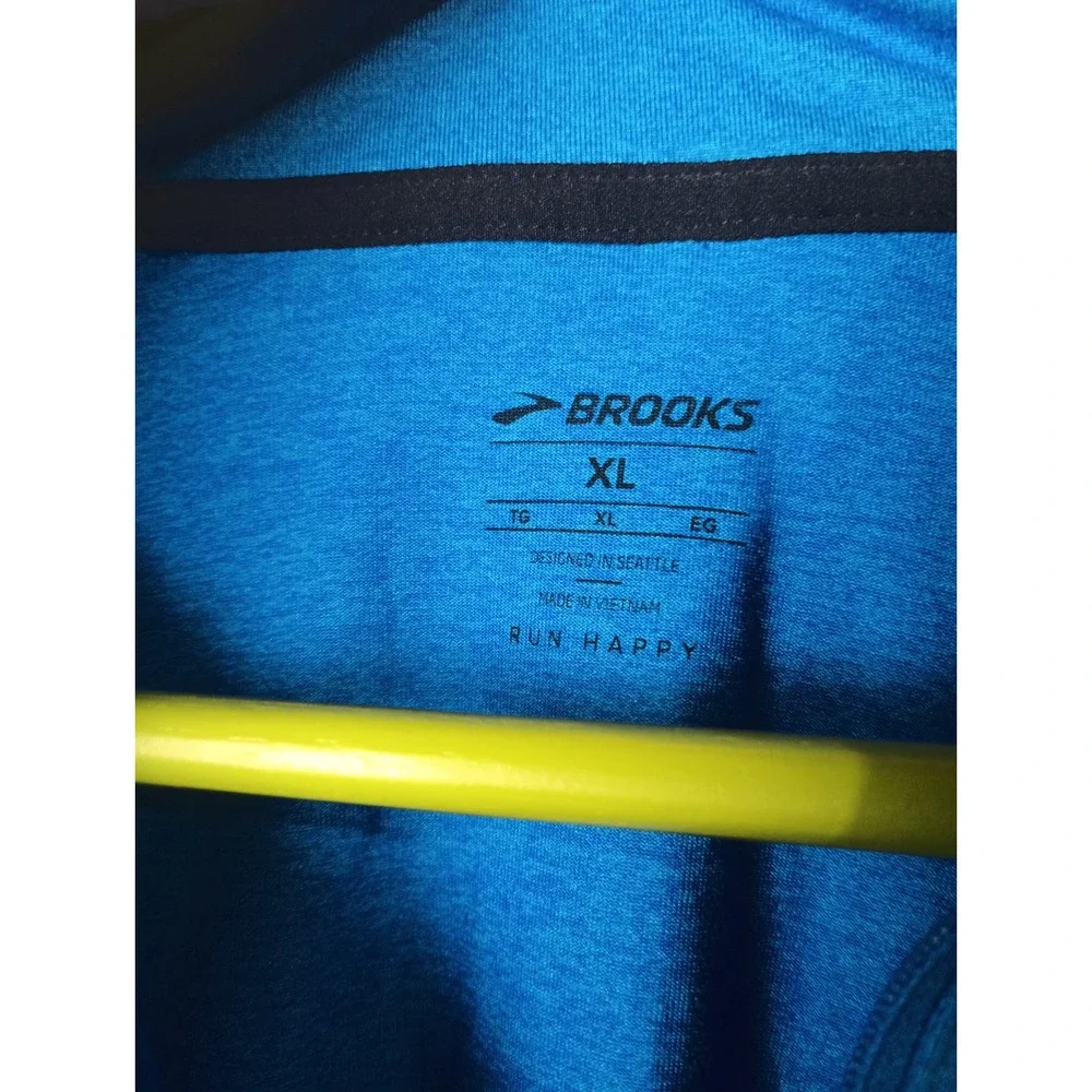 Brooks‎ Womens XL Blue Run Happy Quarter Zip Long Sleeve Running Top Thumbholes